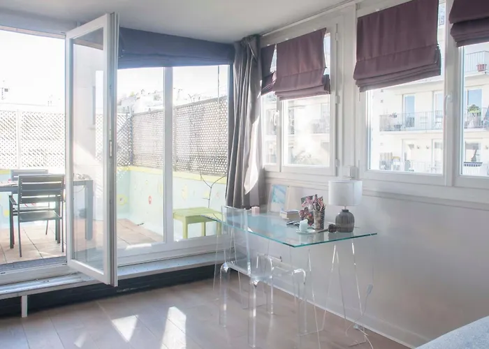 Cosy With Balcony In The Heart Of Apartamento París