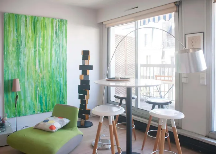 Apartamento Cosy With Balcony In The Heart Of