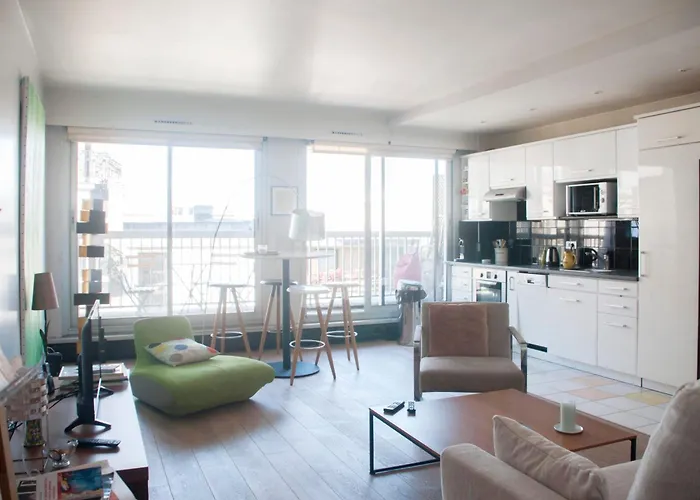 Cosy With Balcony In The Heart Of Apartamento *